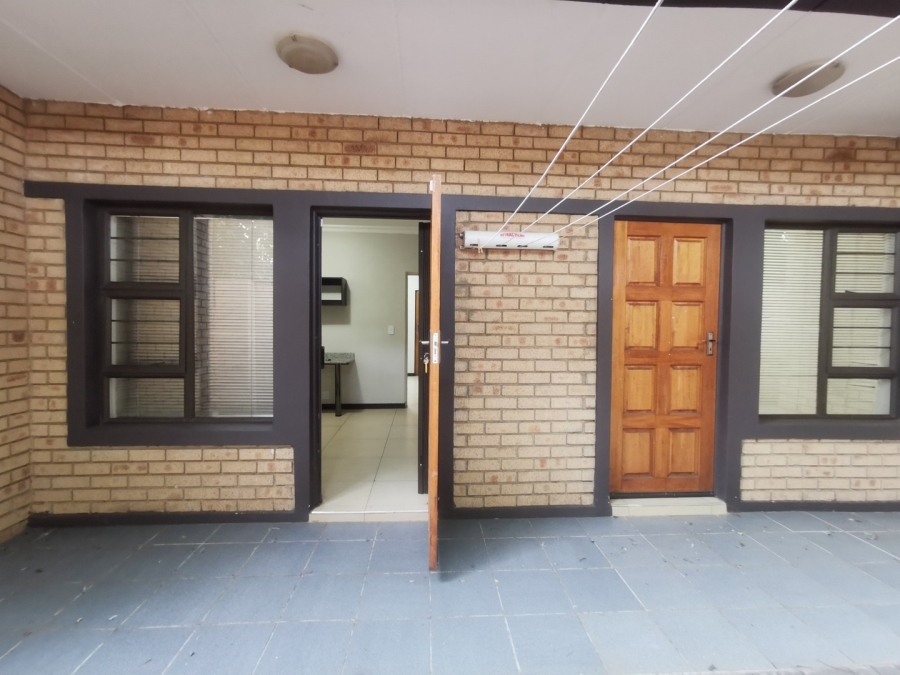 To Let 2 Bedroom Property for Rent in Bult South North West